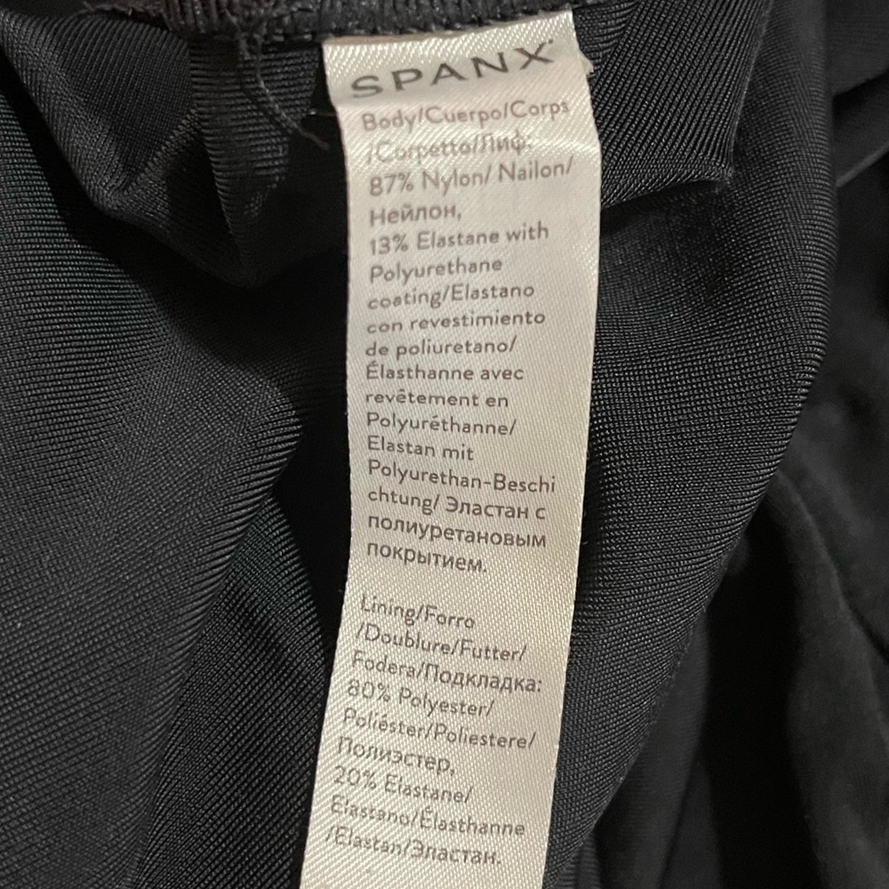 Women’s SPANX coated faux leather solid black leggings Medium - Picture 5 of 6